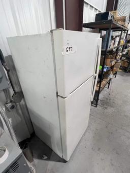 GE REFRIGERATOR