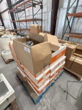 PALLET OF ASSORTED LIGHTING FIXTURES