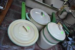 PETITE VINTAGE ENAMEL POT SET