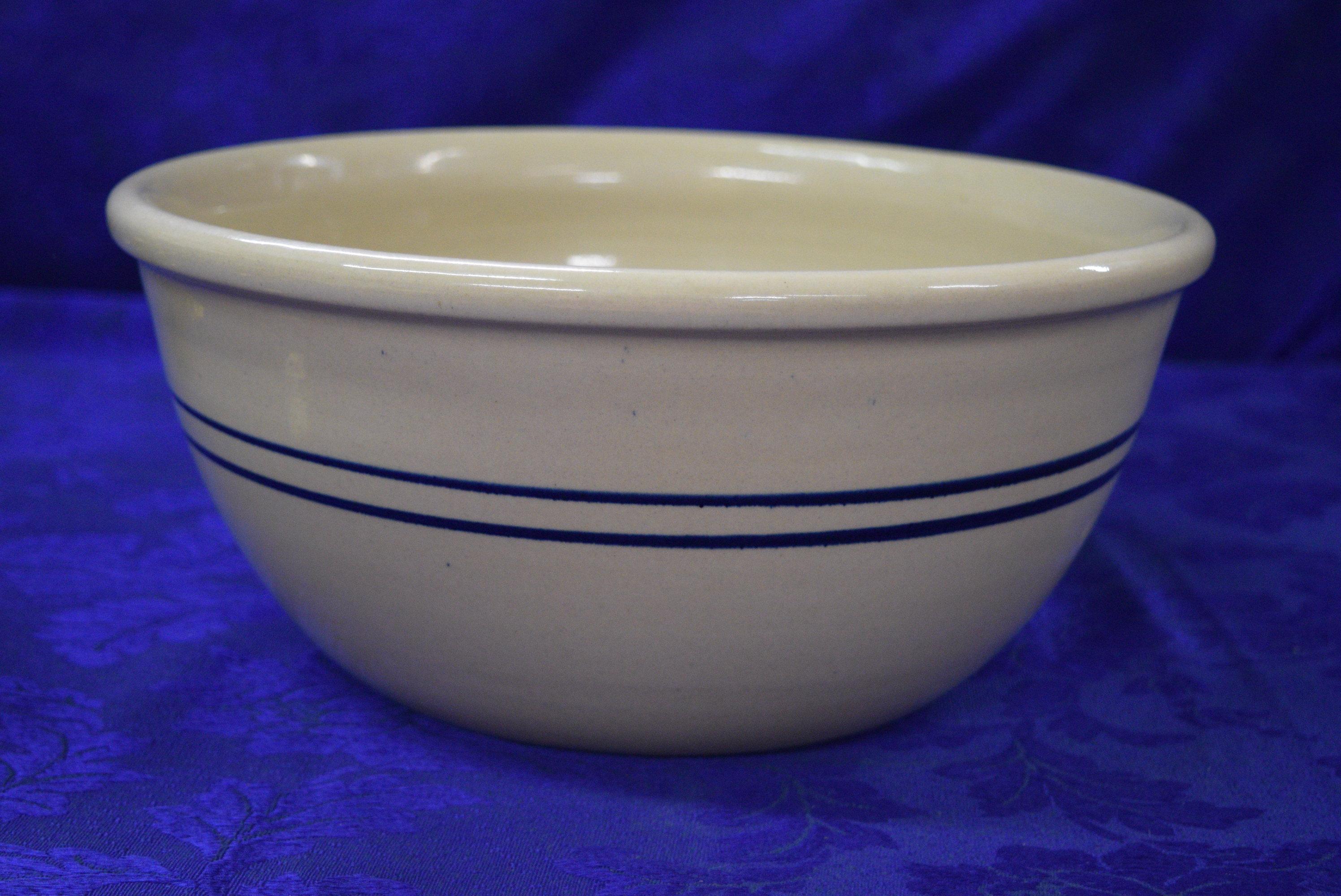 VINTAGE MIXING BOWL!