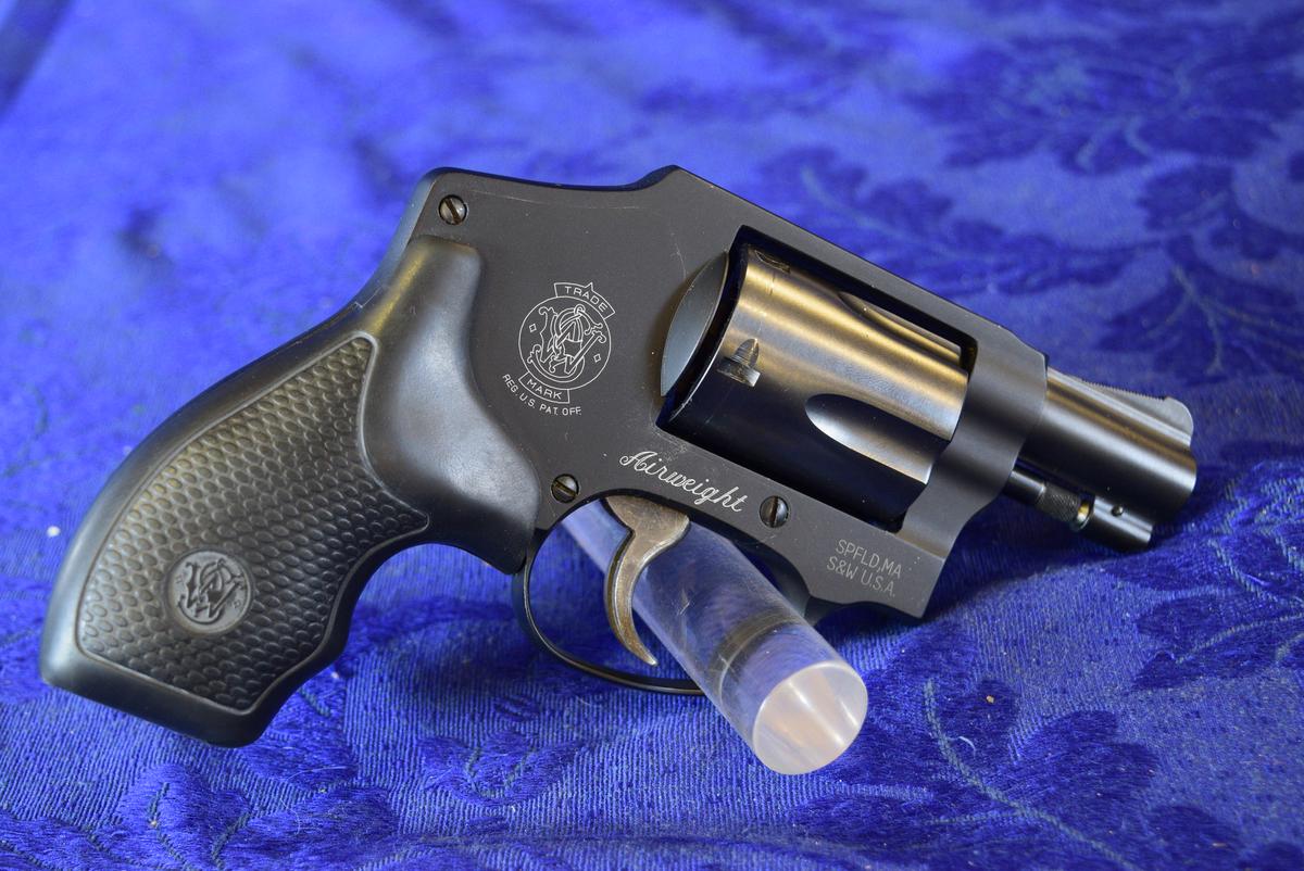 FIREARM/GUN SMITH & WESSON 38 SPECIAL! H-1193