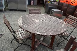 OUTDOOR TABLE AND CHAIRS!