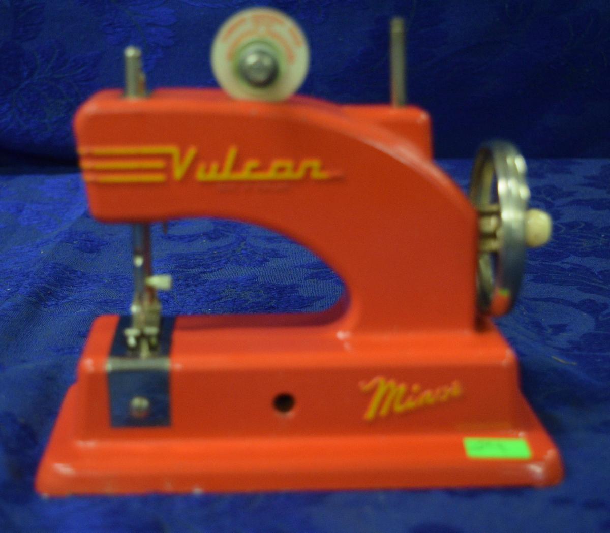 VINTAGE VULCAN CHILD'S SEWING MACHINE!