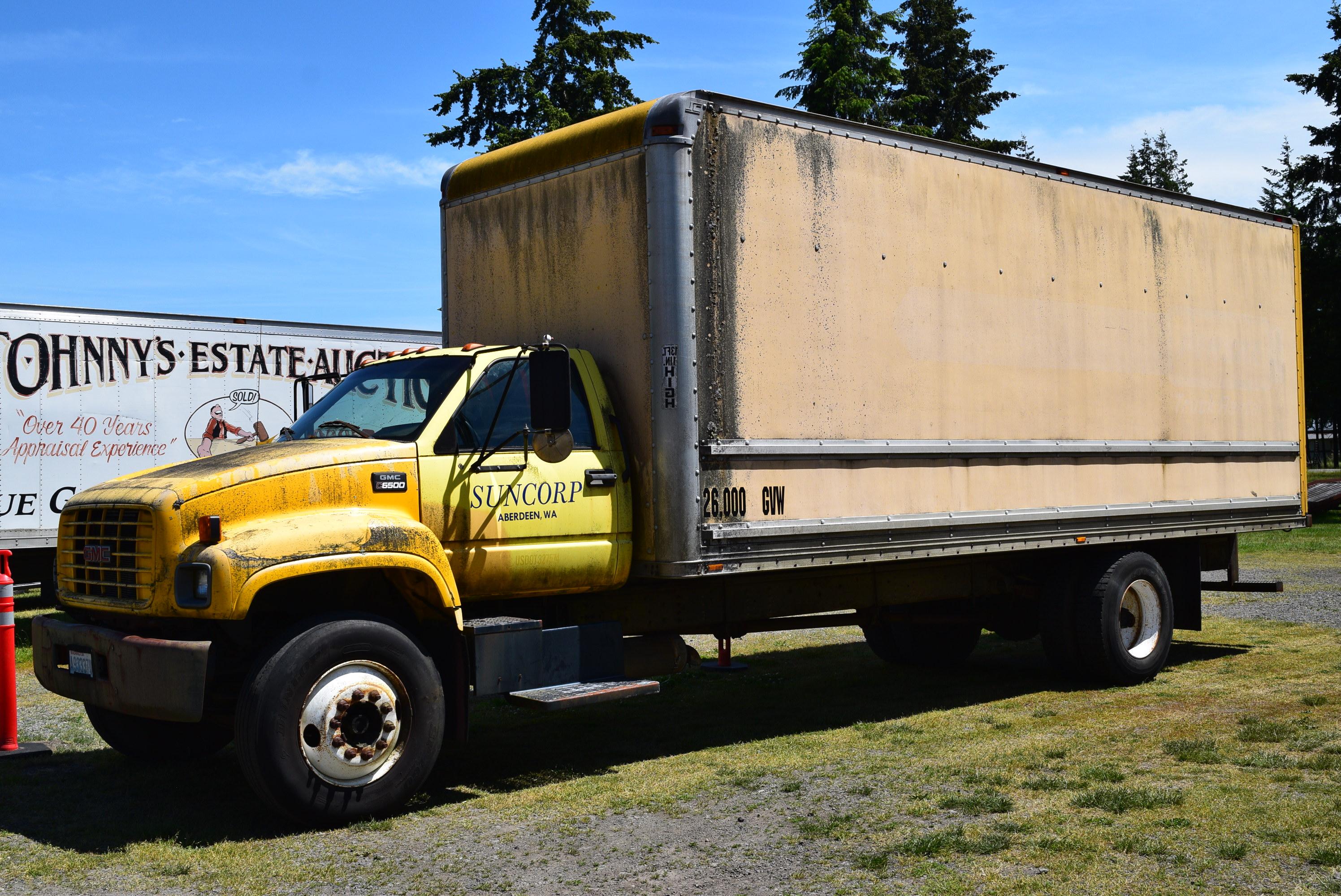 CAR/VEHICLE! 1999 GMC 6500 BOX TRUCK!