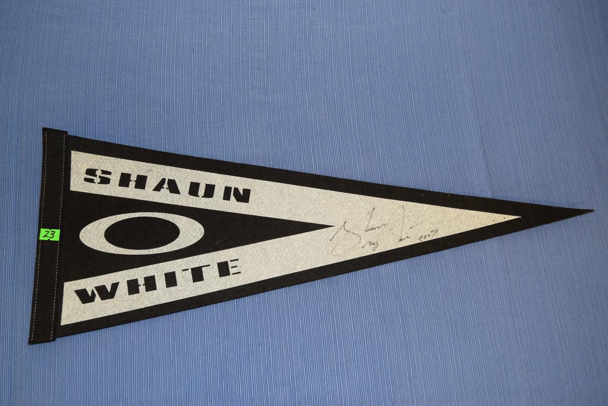 SHAWN WHITE AUTOGRAPHED PENNANT!