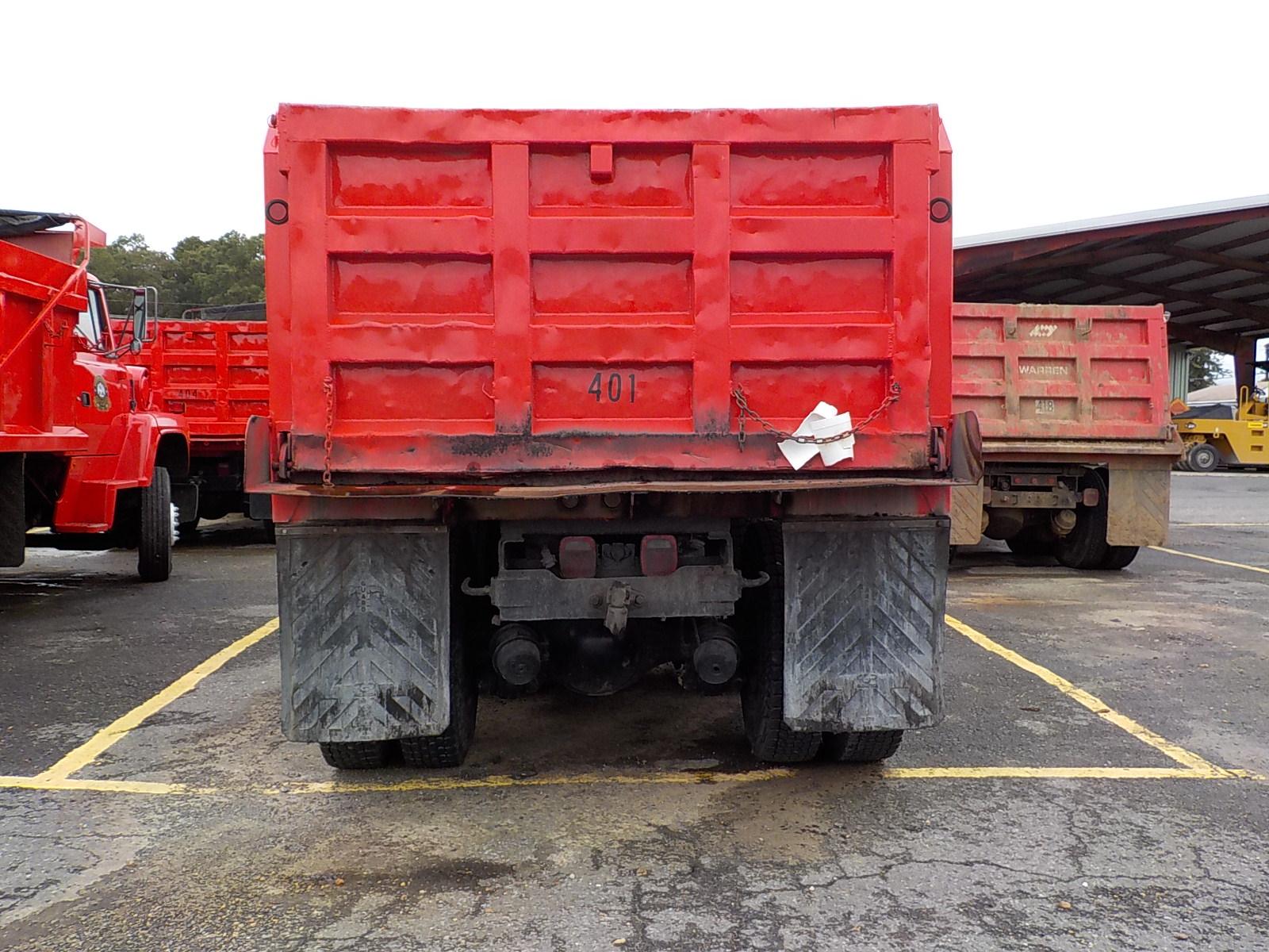 1996 FORD LS8000 DUMP TRUCK