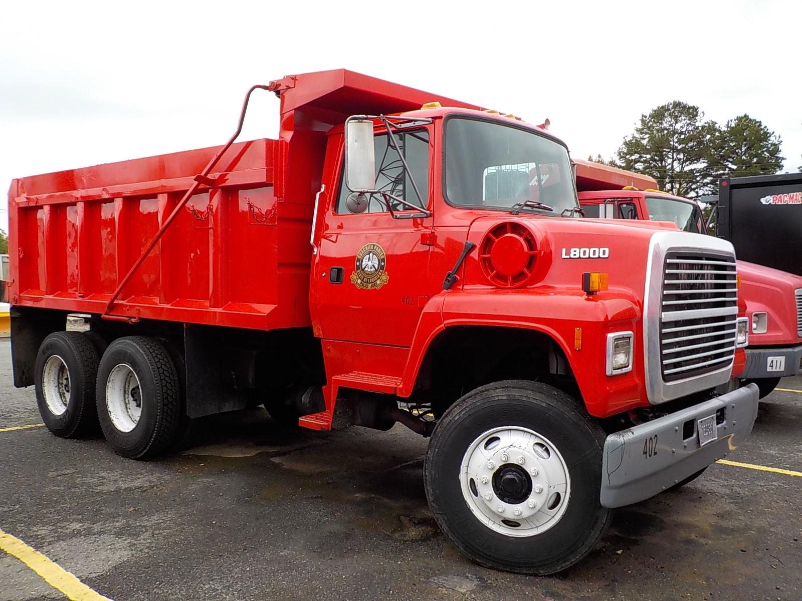 1996 FORD LS8000 DUMP TRUCK