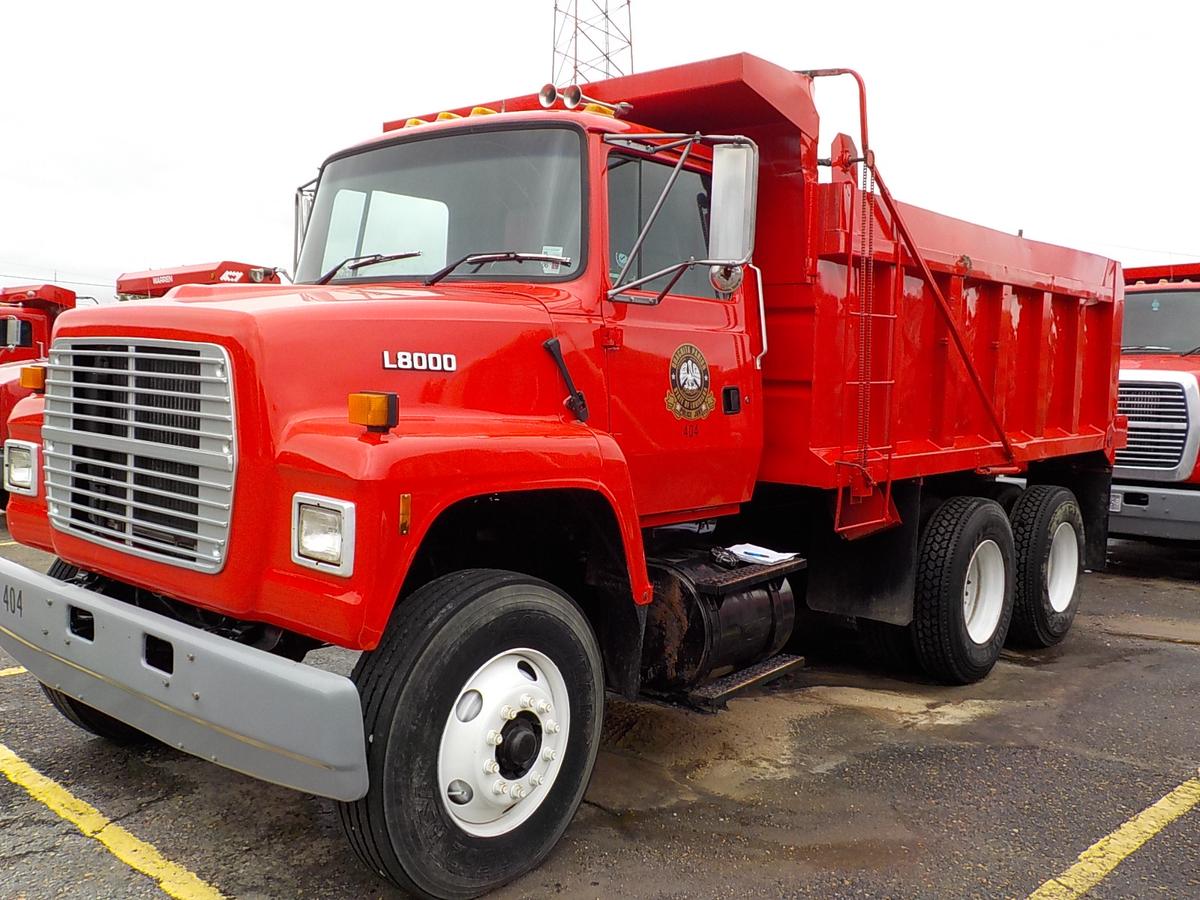 1996 FORD LS8000 DUMP TRUCK