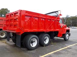 1996 FORD LS8000 DUMP TRUCK