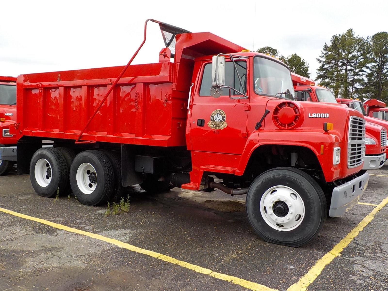 1996 FORD LS8000 DUMP TRUCK