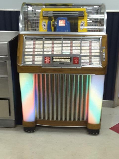 Seeburg Select-o-matic 100, Model 100c, 42 Record Juke Box, Refinished, S/n