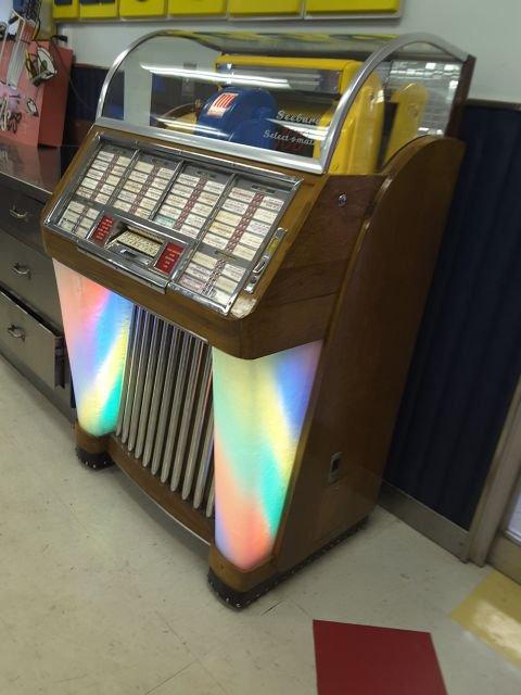 Seeburg Select-o-matic 100, Model 100c, 42 Record Juke Box, Refinished, S/n