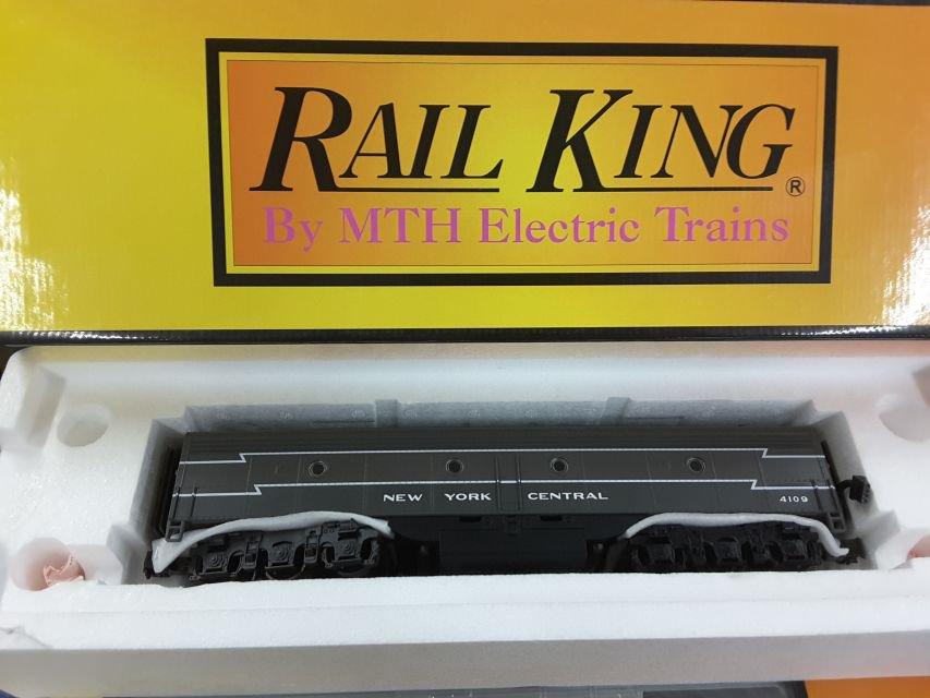 Nib Rail King E-8 B Unit Diesel New York Central Lightening Item #30-2140-3