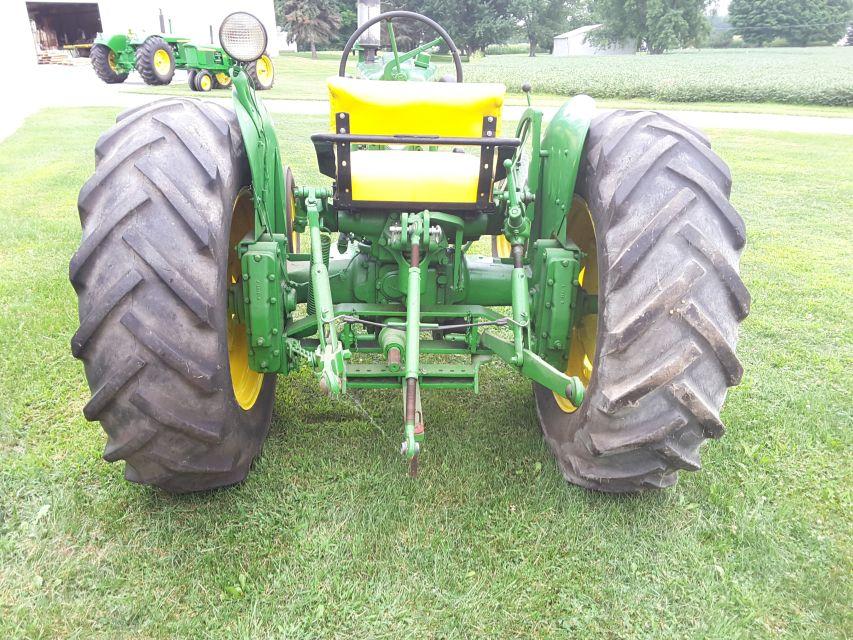 John Deere 1956 420-u Gas