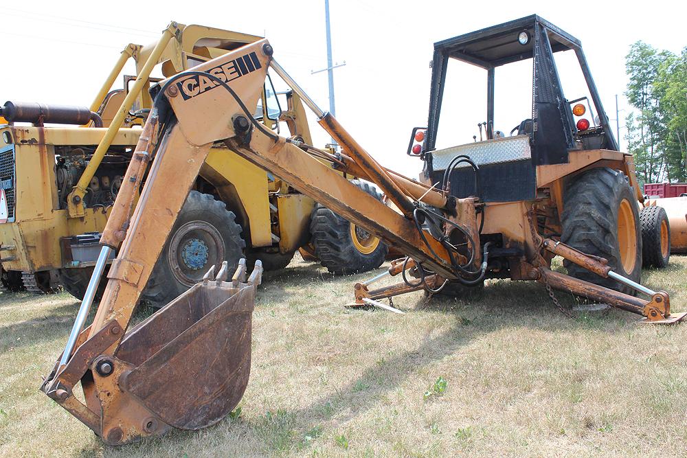 CASE 480C LOADER BACKHOE PWR STEERING ROPS 7' BUCKET 2738 HOURS  SERIAL #5548114.3 16,000 LB. MACHIN