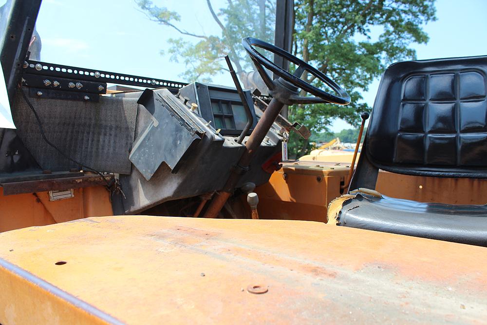 CASE 480C LOADER BACKHOE PWR STEERING ROPS 7' BUCKET 2738 HOURS  SERIAL #5548114.3 16,000 LB. MACHIN