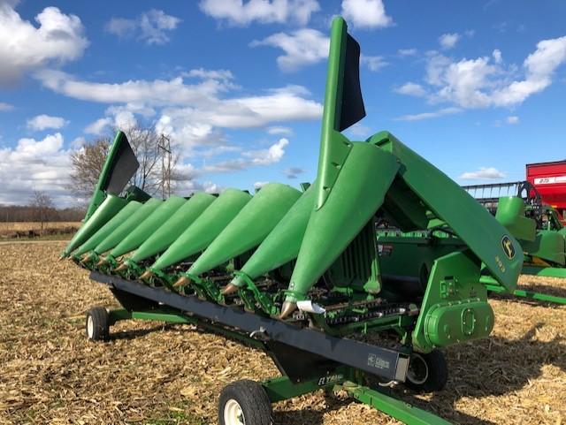 JOHN DEERE MODEL 893 CORN HEAD (CART NOT INCLUDED)