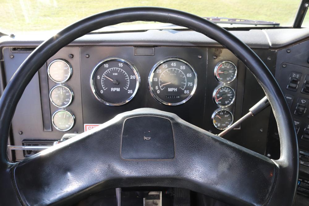 1998 INTERNATIONAL 9100 CUMMINS DIESEL TANDEMN AXLE GRAIN TRUCK