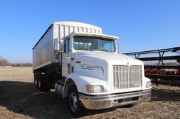 1998 INTERNATIONAL 9100 CUMMINS DIESEL TANDEMN AXLE GRAIN TRUCK