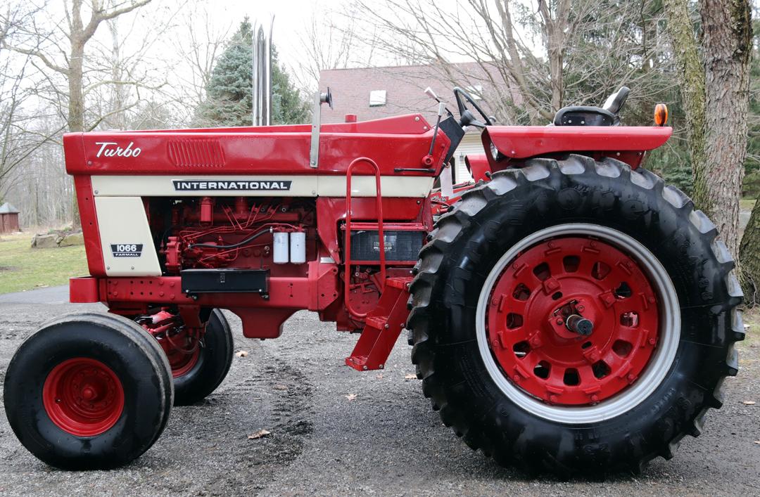 EXCELLENT INTERNATIONAL 1066 WIDE FRONT TURBO DIESEL TRACTOR