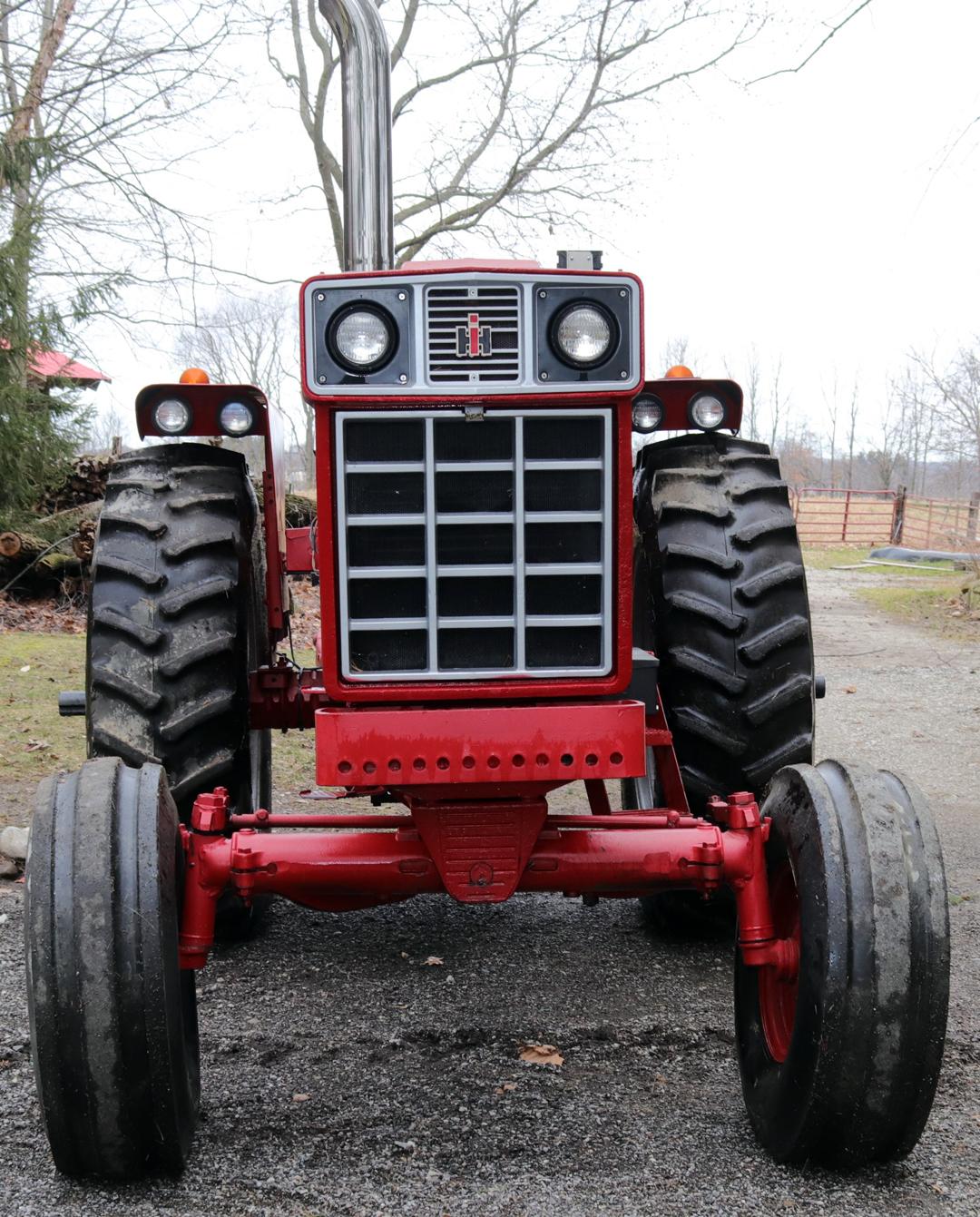 EXCELLENT INTERNATIONAL 1066 WIDE FRONT TURBO DIESEL TRACTOR