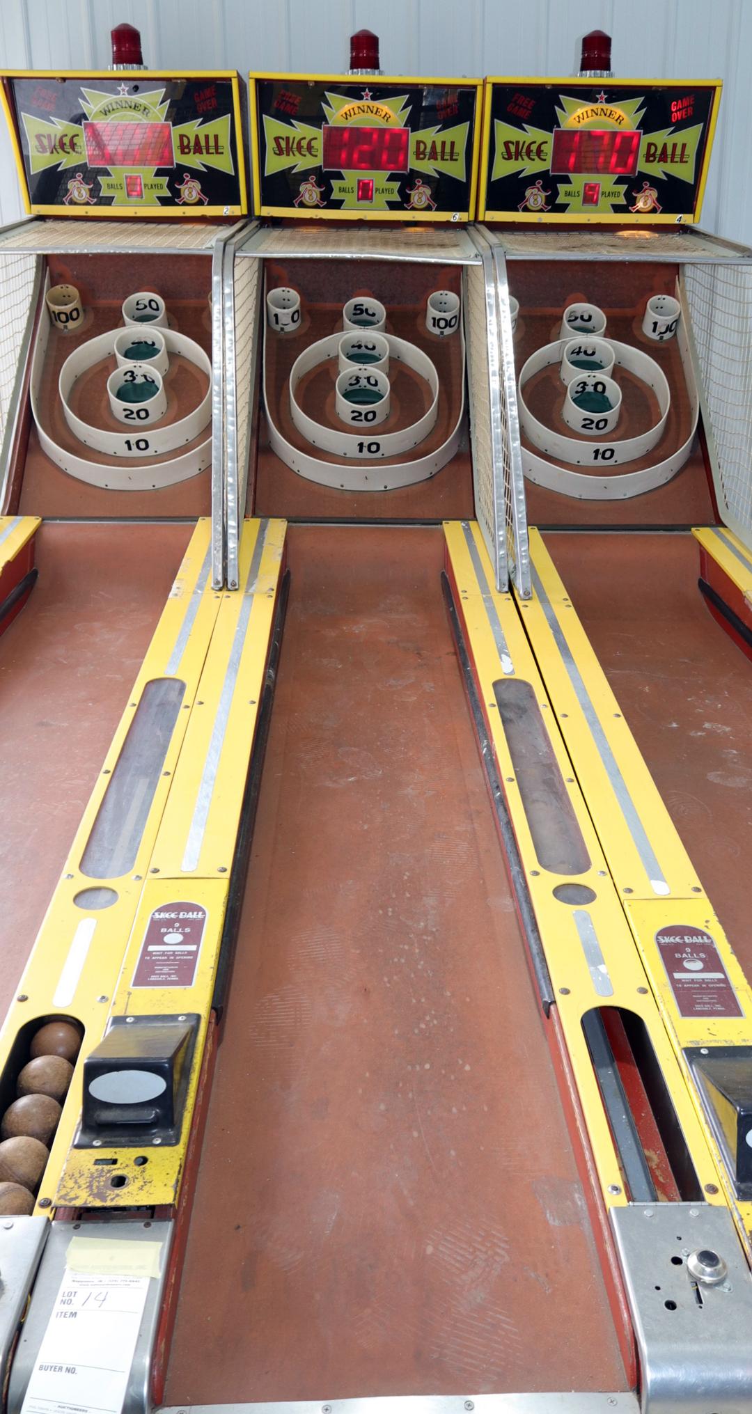 1940'S SKEEBALL LIGHTED ARCADE GAME