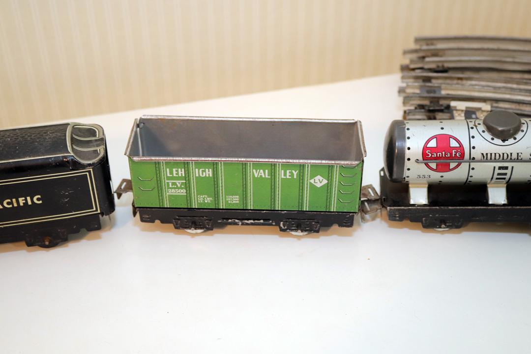 Marx Tin Train Set, 4 Cars with Lionel Track