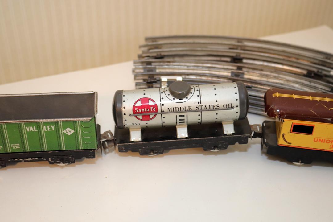 Marx Tin Train Set, 4 Cars with Lionel Track