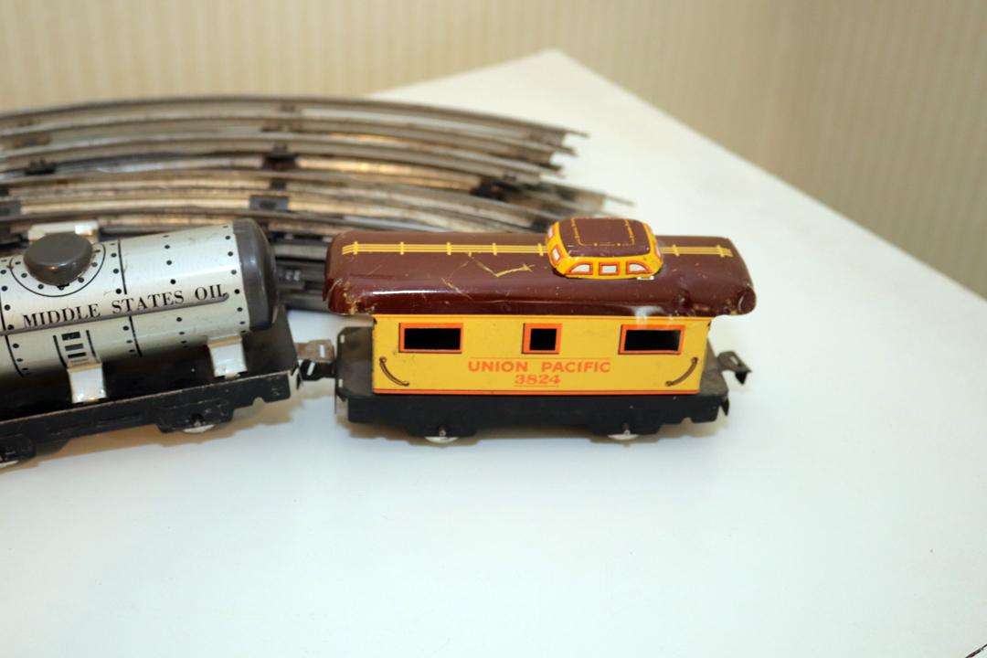 Marx Tin Train Set, 4 Cars with Lionel Track