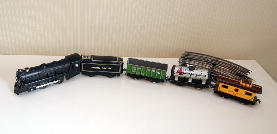 Marx Tin Train Set, 4 Cars with Lionel Track