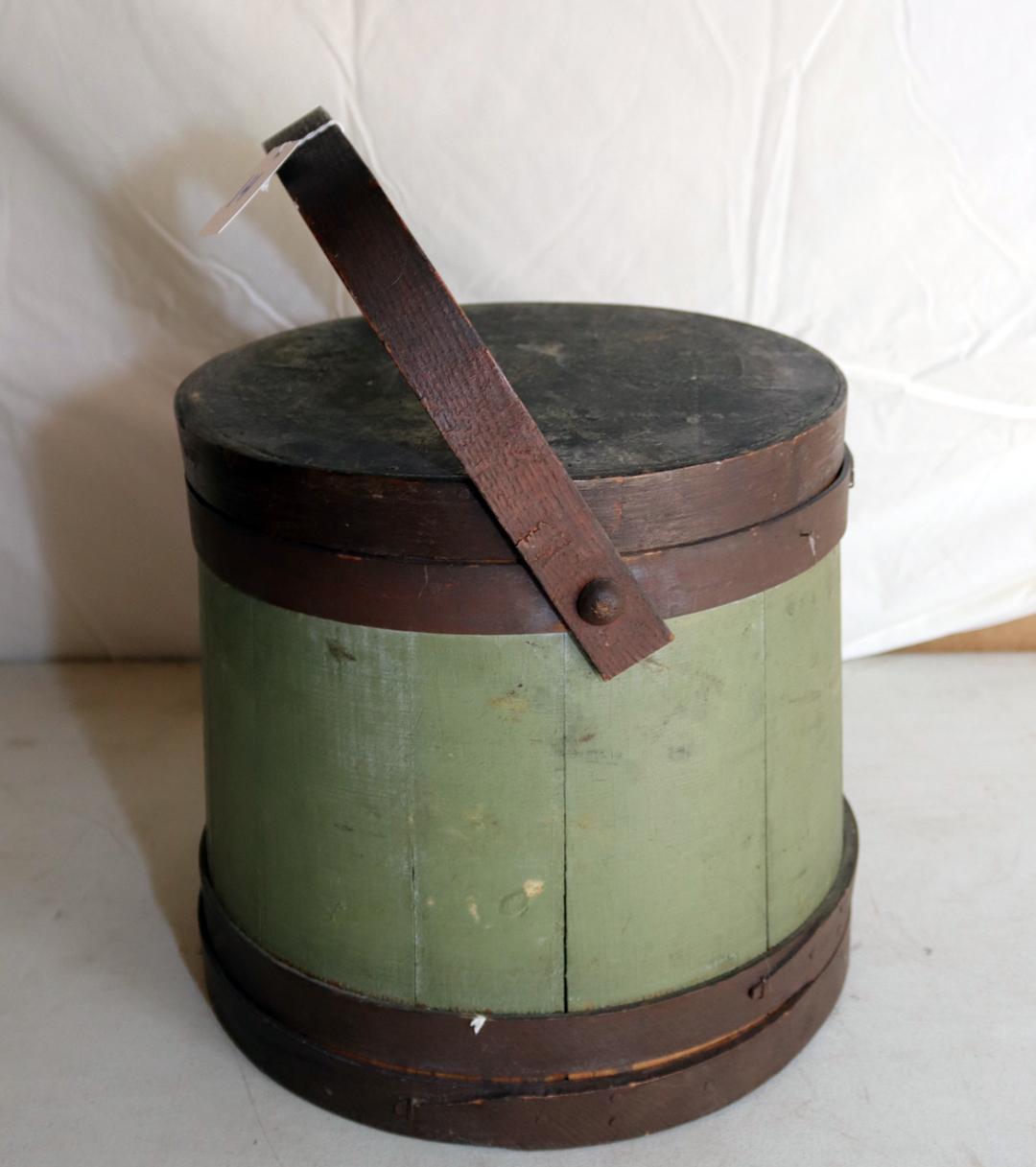 30 LB PAINTED SUGAR PAIL WITH BALE, MARKED BOSTON, SLIGHT AMOUNT OF DAMAGE