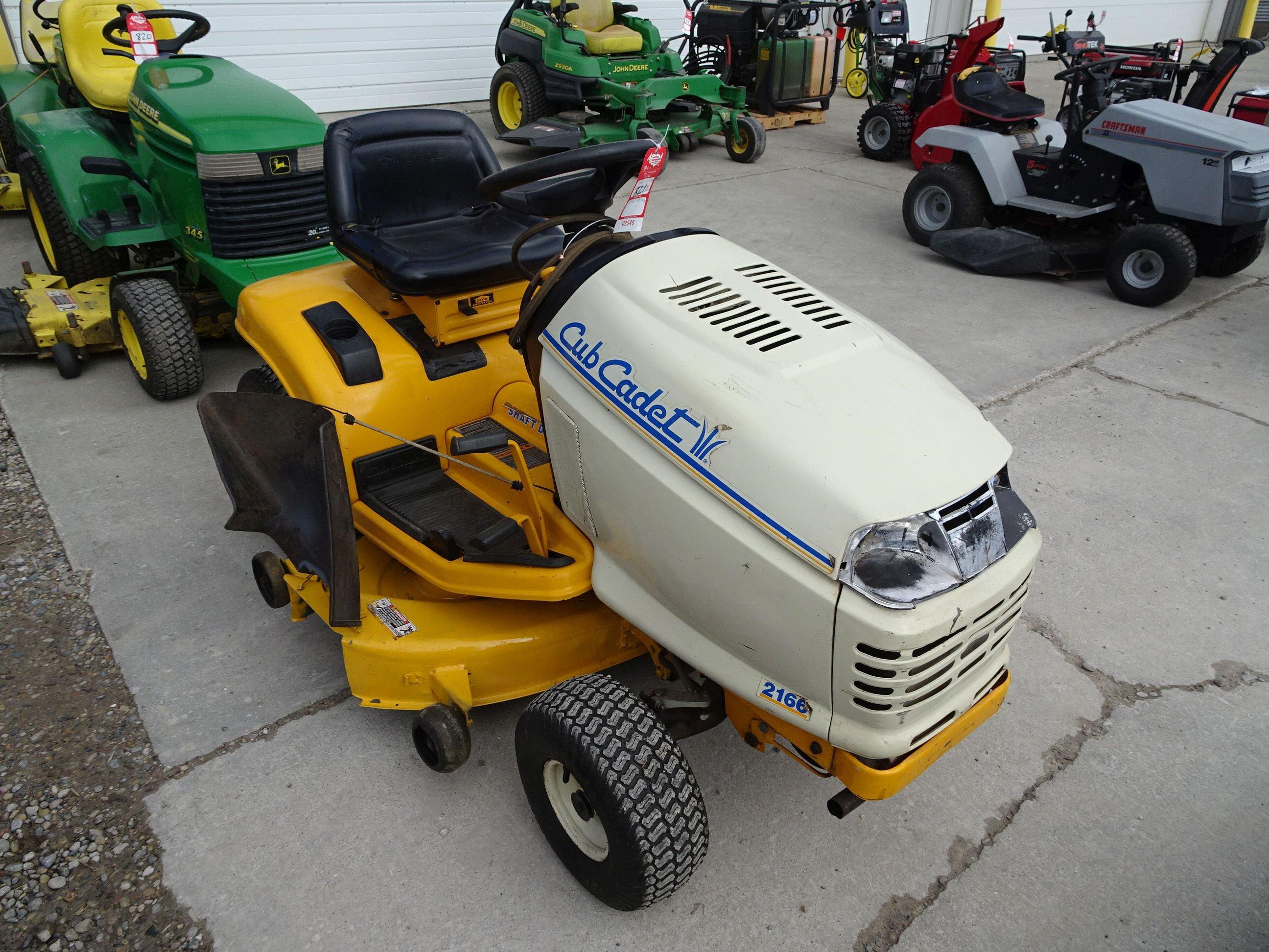 CUB CADEET 2116, 2002, 16HP KOHLER, 42'' DECK