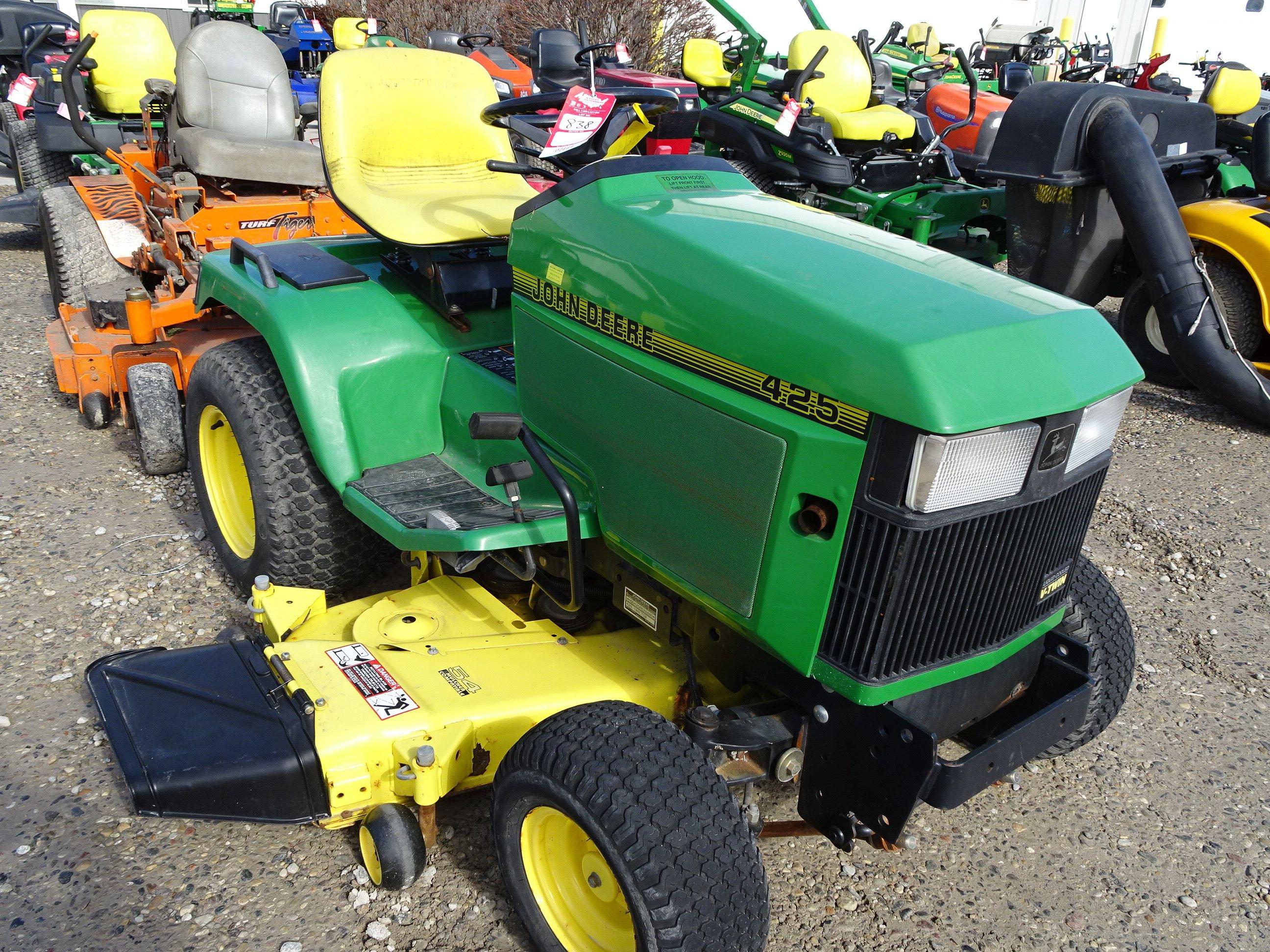 1994 JOHN DEERE 425 RIDING LAWN MOWER, 54'' DECK, 1309 HOURS SHOWING, S/N M