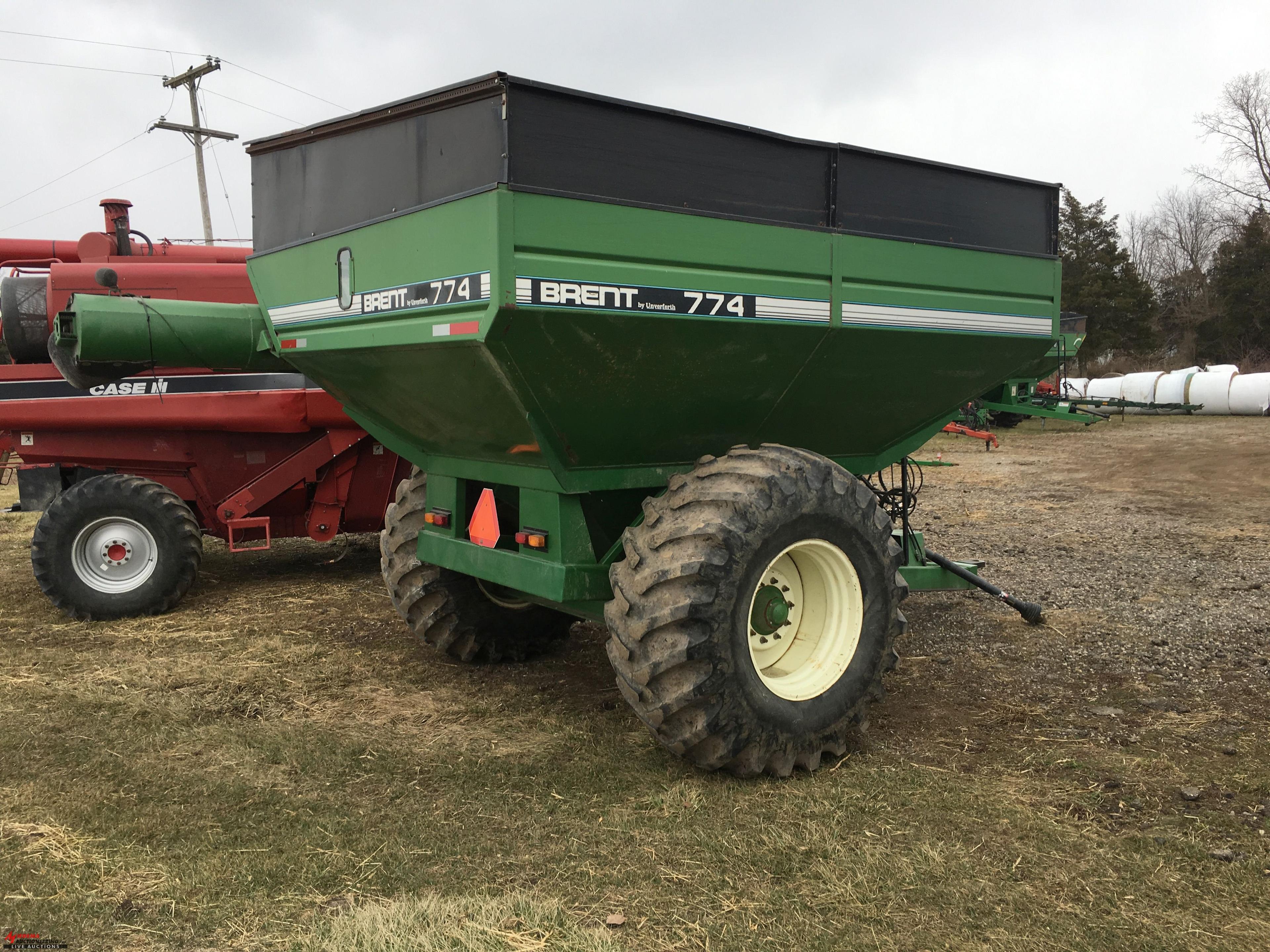 BRENT 774 GRAIN CART, BIG 1000 PTO, 750 BU., AUGER, S/N 774533