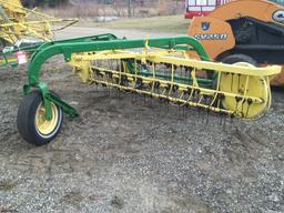 JOHN DEERE 660 HAY RAKE (1135)