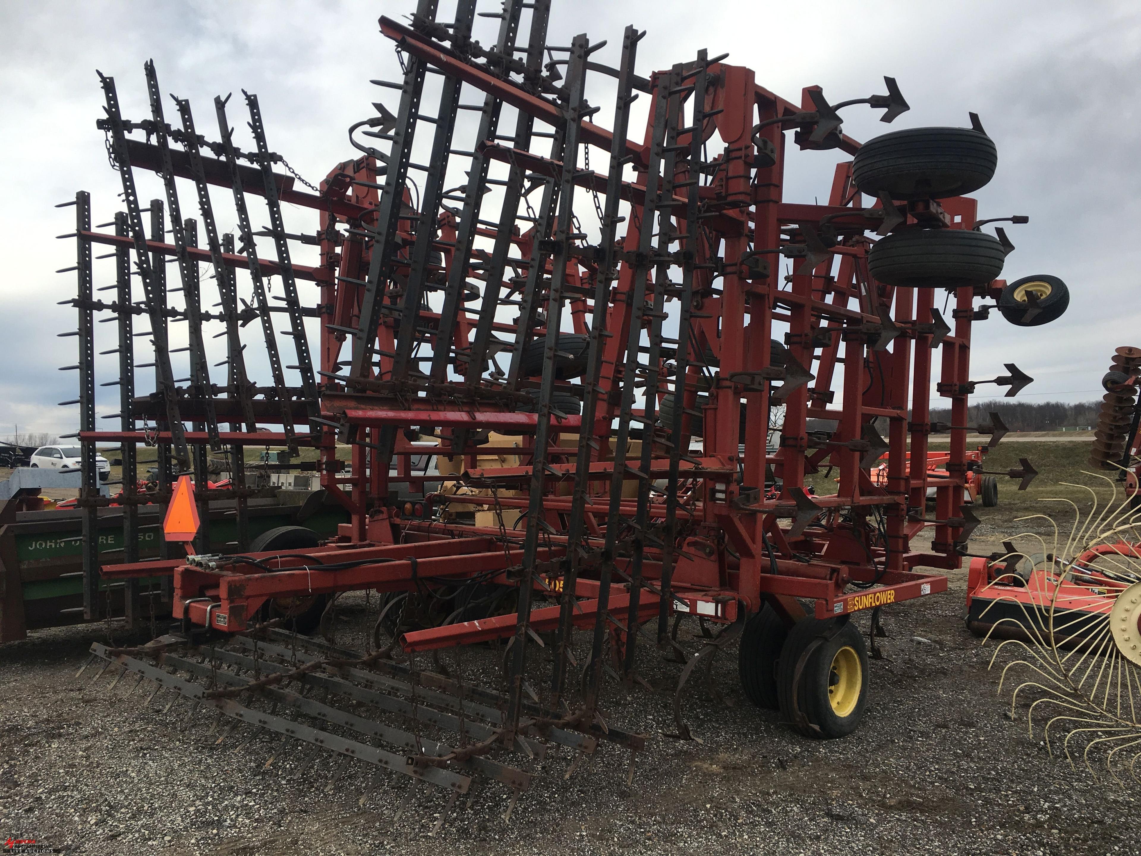 SUNFLOWER 5054-46 FIELD CULTIVATOR, WING FOLD, 5-BAR SPIKE TOOTH DRAG, REAR