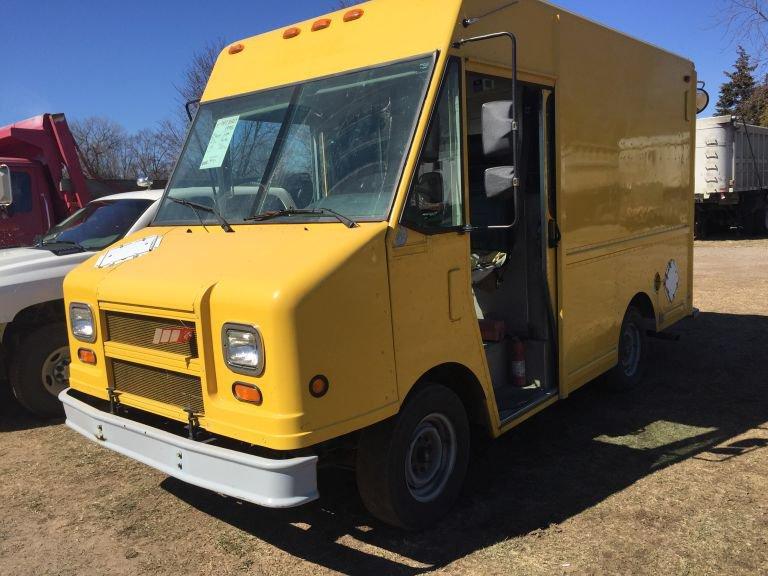 1998 CHEVROLET ULTIMASTER WORK VAN, 4.3L V6 GAS ENGINE, AUTO TRANS, REAR RO