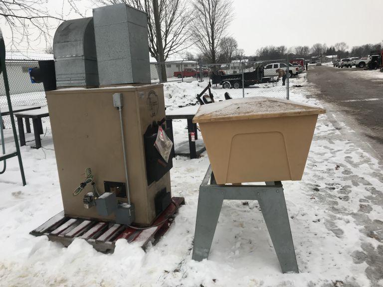 AMERICAS HEAT MODEL 620-9 PELLET/CORN FURNACE, MODEL 12 BIN, COMES WITH HOP