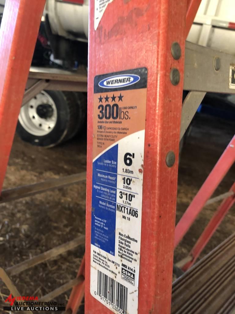 WERNER FIBERGLASS, 6' LADDER, 300LB CAPCITY