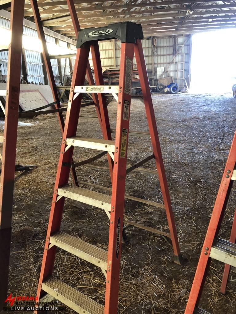 WERNER FIBERGLASS, 6' LADDER, 300LB CAPCITY