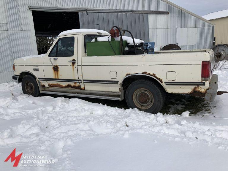 1990 FORD F250 XL T LARIAT, REGULAR CAB, 6.9L, 2WD, FUEL TANK WITH 12V/15GPM PUMP, MILLER AEAD-200LE