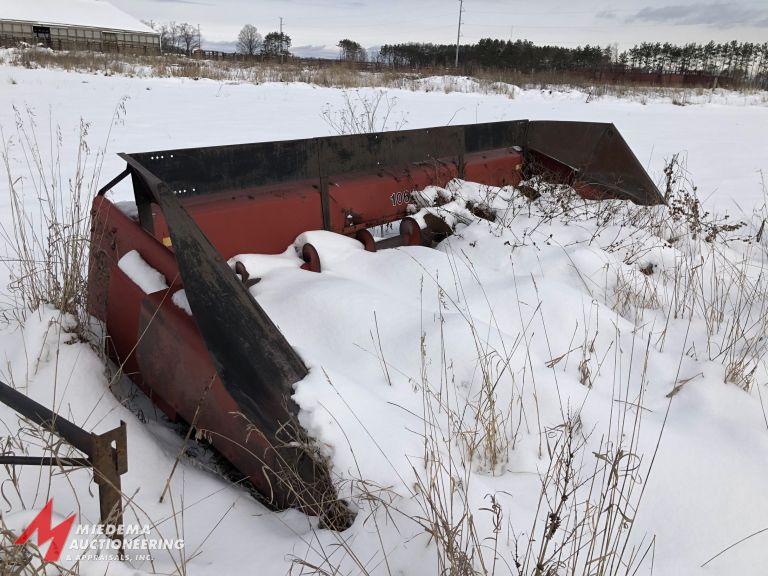 CASE INTERNATIONAL HARVESTER 1063 CORN HEAD, 6R30'', METAL SNOUTS