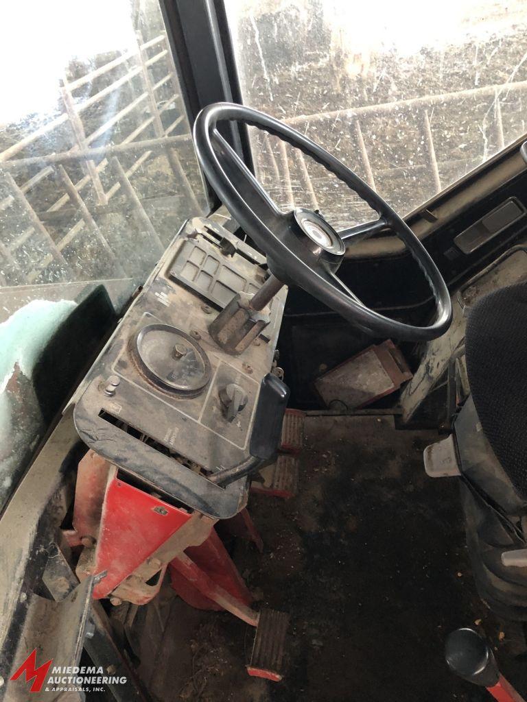 INTERNATIONAL HARVESTER 1086 TRACTOR, 1977, DIESEL, CAB, 2WD, 3 PT, PTO (2), 2 HYDRAULIC OUTLETS, RE