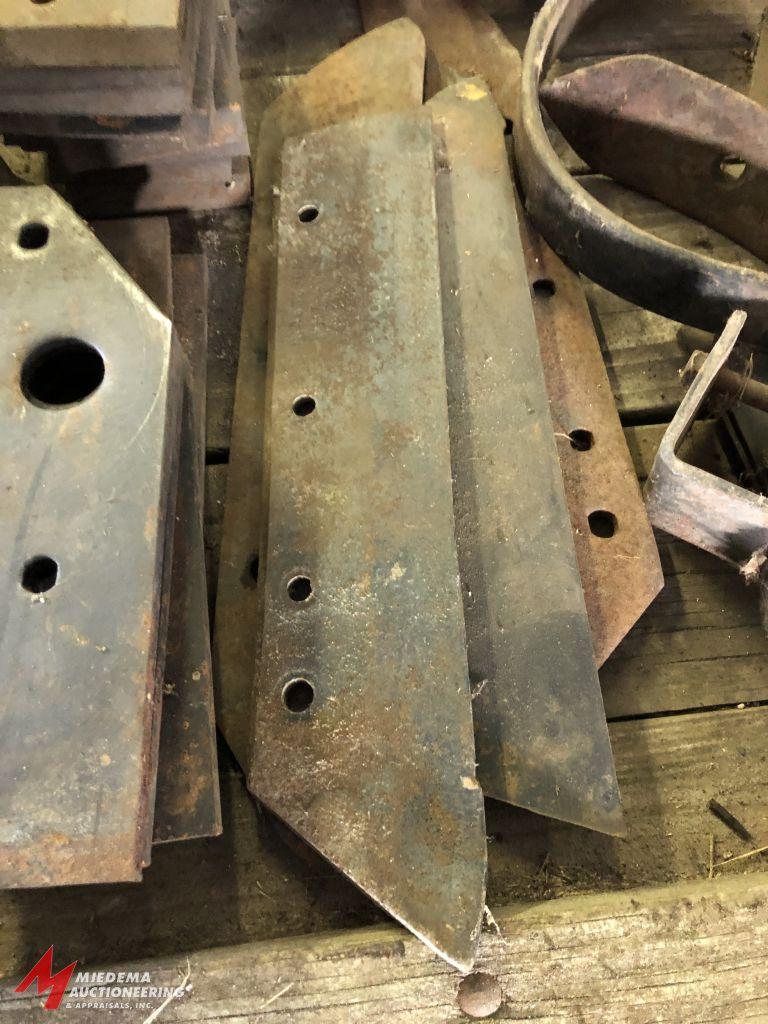 ASSORTED INTERNATIONAL HARVESTER PLOW SHIMS, LANDSLIDES, AND MOLDBOARDS, INCLUDES BOLTS AND VARIOUS 