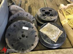 ASSORTED JOHN DEERE CORN PLANTER AND GRAIN MILL PARTS AND COMPONENTS, MANY APPEAR TO BE NEW UNUSED P