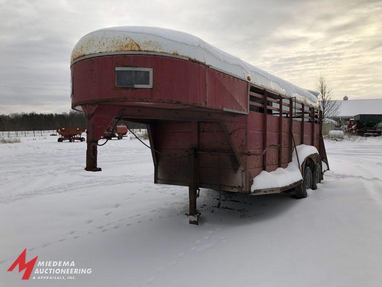 1985 GOOSENECK LIVESTOCK TRAILER, 16' LENGTH, 2XL, STL, 3300LBS, VIN 10559