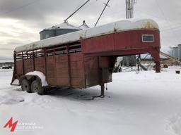 1985 GOOSENECK LIVESTOCK TRAILER, 16' LENGTH, 2XL, STL, 3300LBS, VIN 10559