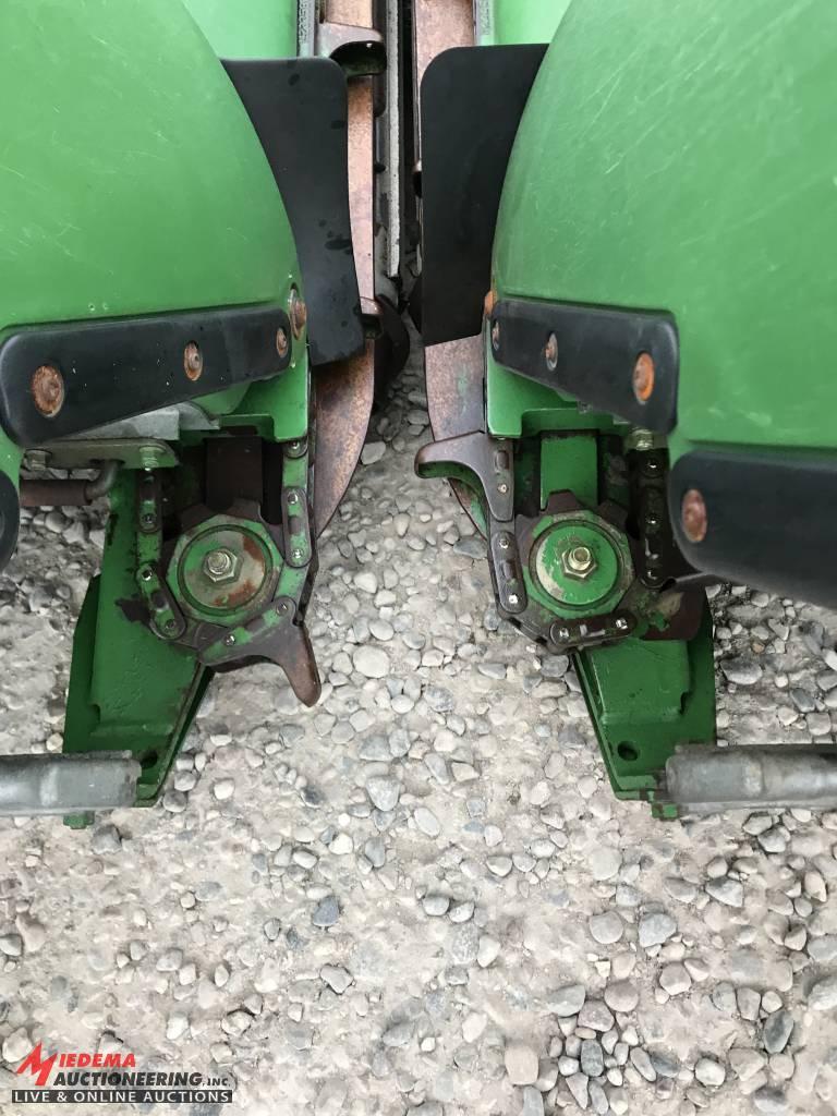 JOHN DEERE 612 CORN HEAD, 2008, STALK MASTER CHOPPING HEAD, HYDRAULIC DECK, UPDATED CLUTCHES