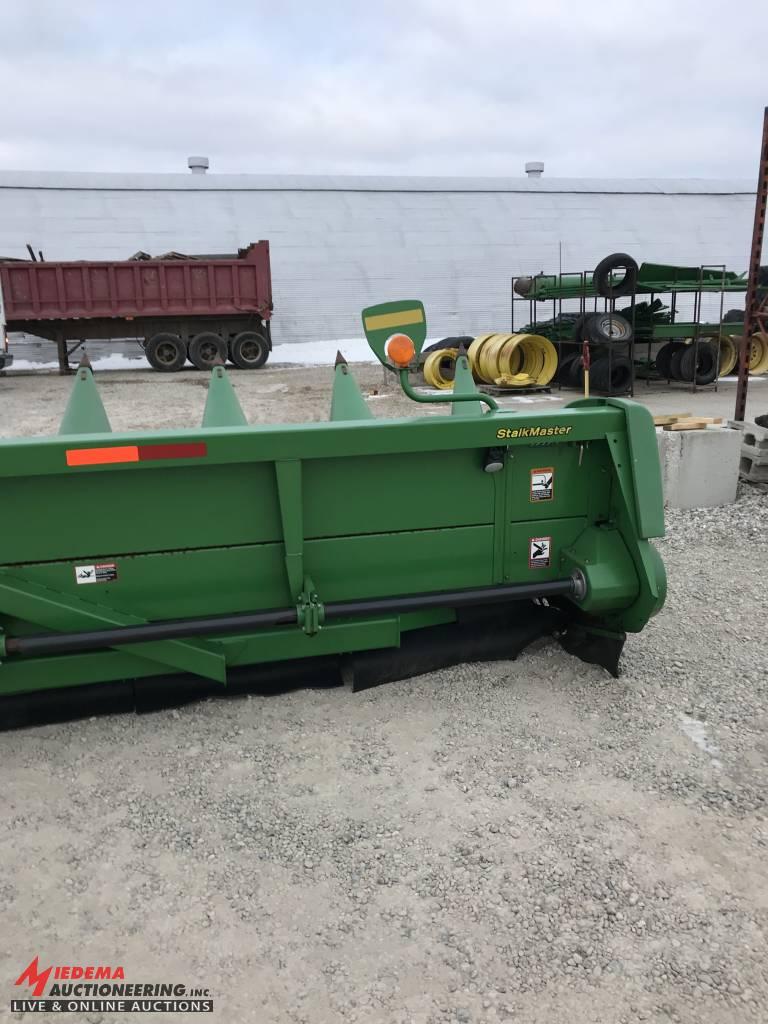 JOHN DEERE 612 CORN HEAD, 2008, STALK MASTER CHOPPING HEAD, HYDRAULIC DECK, UPDATED CLUTCHES