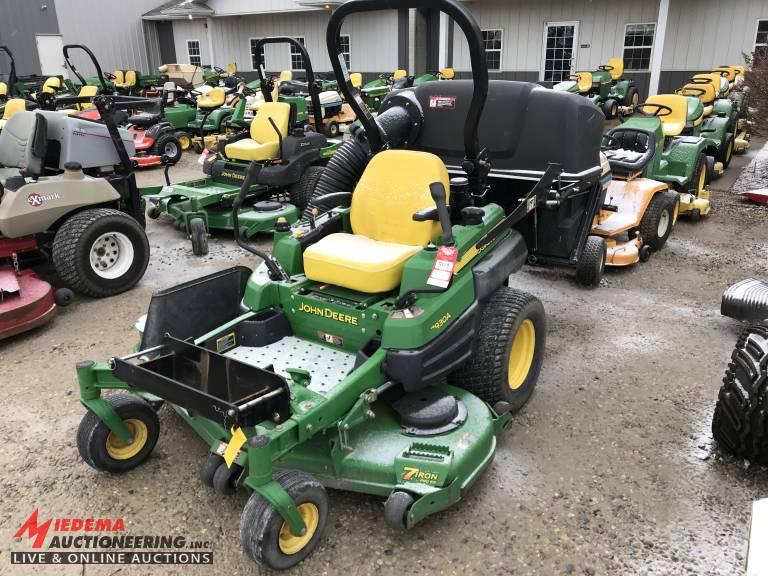 JOHN DEERE Z930A ZERO TURN MOWER, 2010, WITH BAGGER, 60'' DECK, 824 HOURS SHOWING, S/N: TC930AP01114